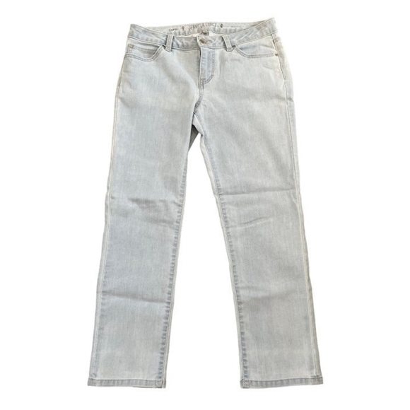 Women's Jeans Light Wash Blue Jennifer Lopez Jeans Capri Jeans Size: 6 - Picture 2 of 5